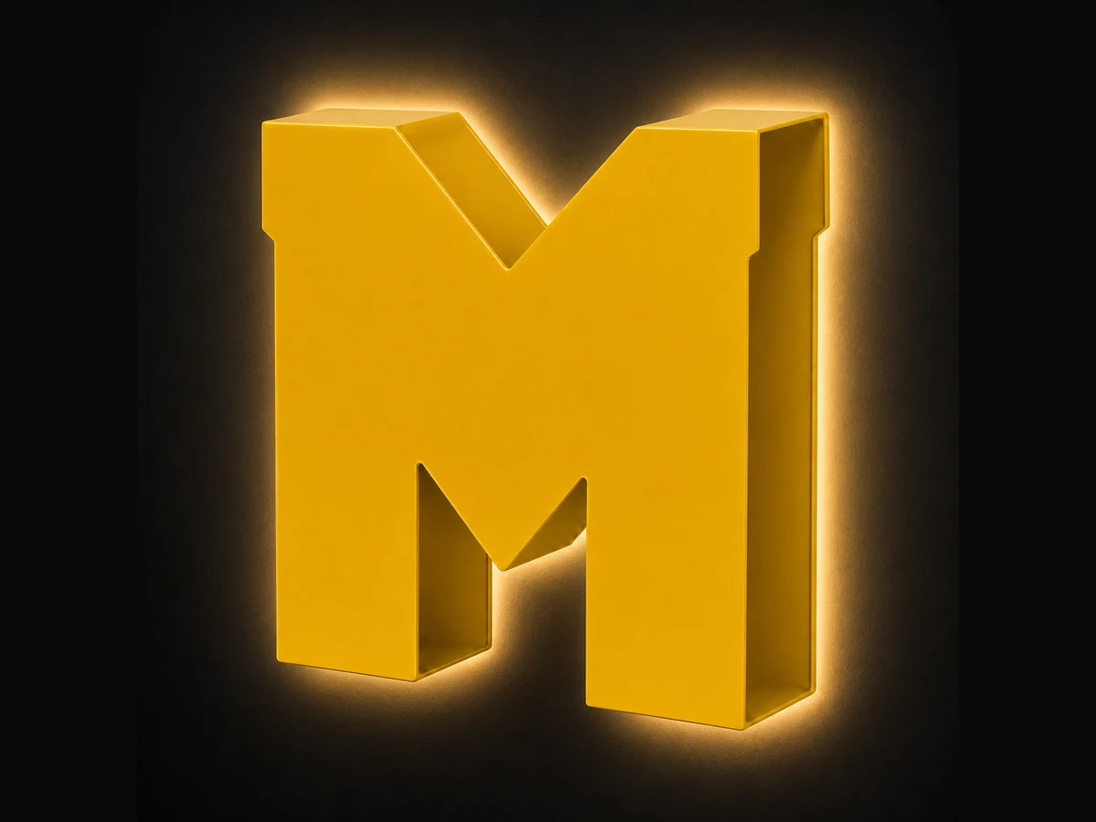 M hueca de aluminio amarillo retroiluminada